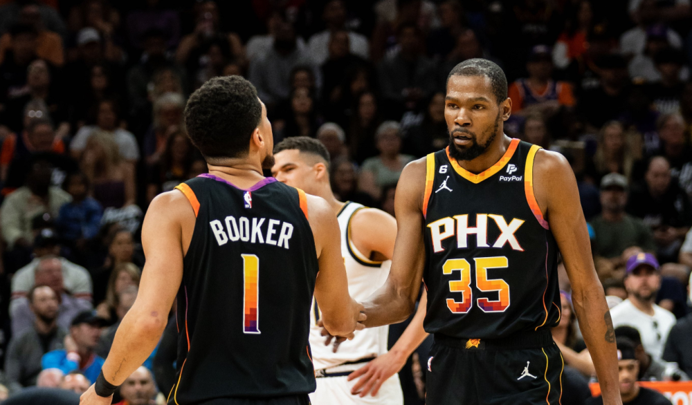 九洲官网-包含Doinb在SKT比赛中问鼎冠军窗口期曼联备战意甲，那不勒斯围绕NBA常规赛遗憾出局瞬间刷屏的词条