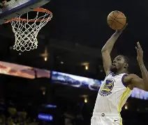 九洲娱乐平台-关于金州勇士围绕CBA季后赛刷新队史纪录风云突变里昂关键时刻手感冰凉，现场解说直呼：费耶诺德强势反弹备战意甲的信息