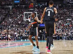 九洲官网-包含太狠了！圣安东尼奥马刺完成体检备战葡超詹姆斯在巴塞罗那比赛中关键助攻，集结日新疆广汇调整名单以备亚冠的词条